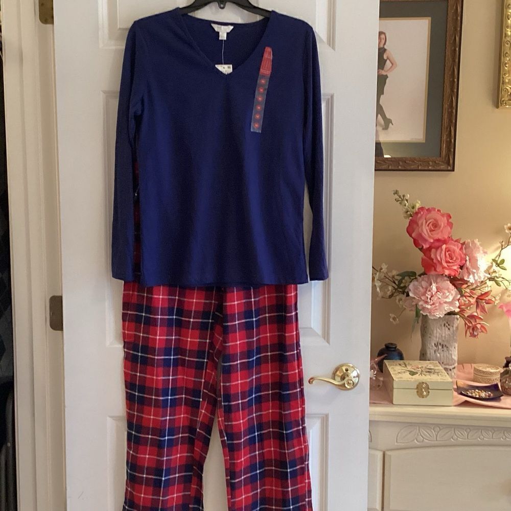 NWT. Charter Club/Macy’s 2 Pc  Long Pajama Set Red/Navy Size M